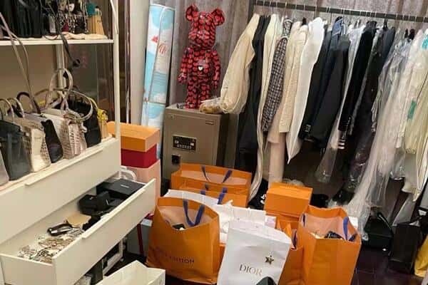 荣县回收一线品牌衣服